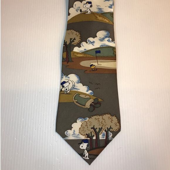 Peanuts Snoop & Friends Classic Wide Silk Necktie - Picture 1 of 3